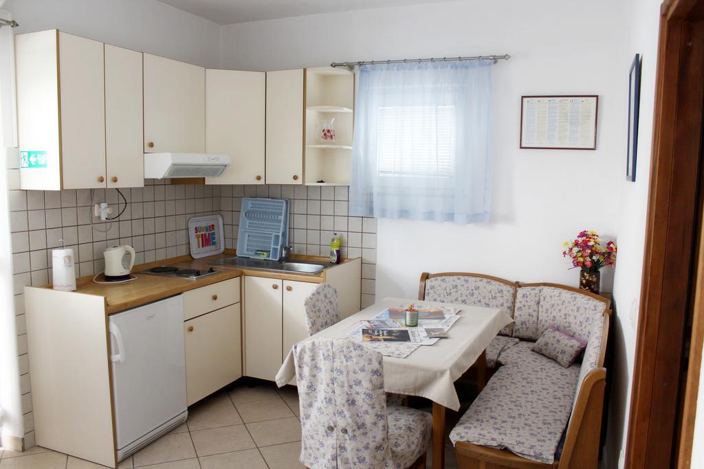 Apartments Petric Makarska Eksteriør bilde